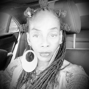 Meet your Posher, Yvette